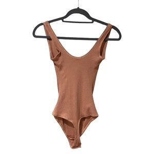 Skims ribbed scoopneck body suit NEW